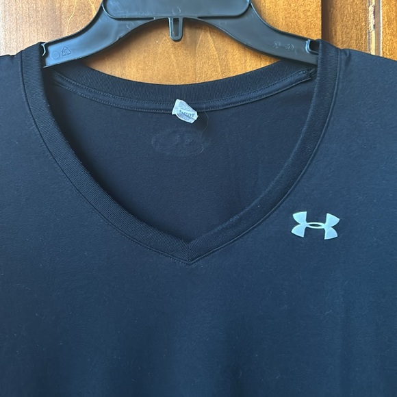 Under Armour Black Long Sleeve Tee - Picture 3 of 9